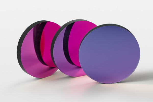 Manufactures LTH365 ultra-narrow-band filters for fluorescence detection of different size ultra-narrow band filter